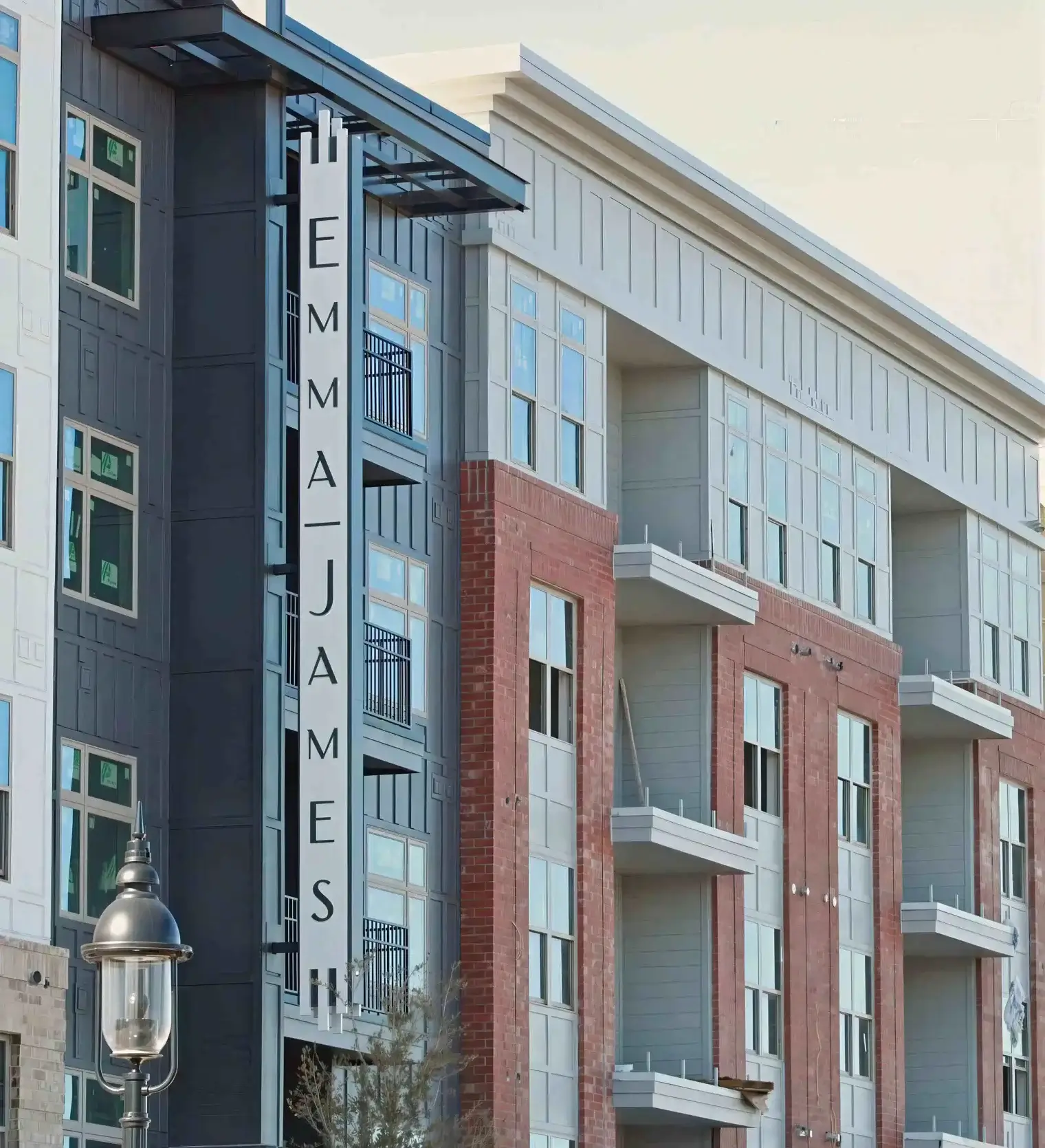 emmajames apartment in savannah exterior sign